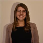 Laureata magistrale in lingue e insegnante di francese